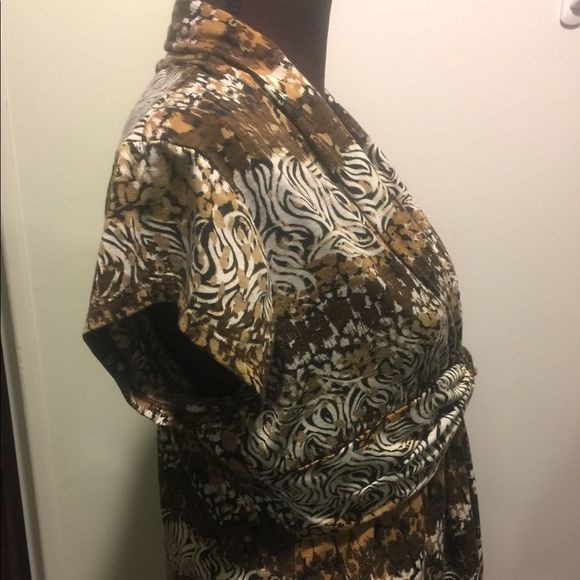 Top Flutter Sleeves Knotted Front - Picture 7 of 7